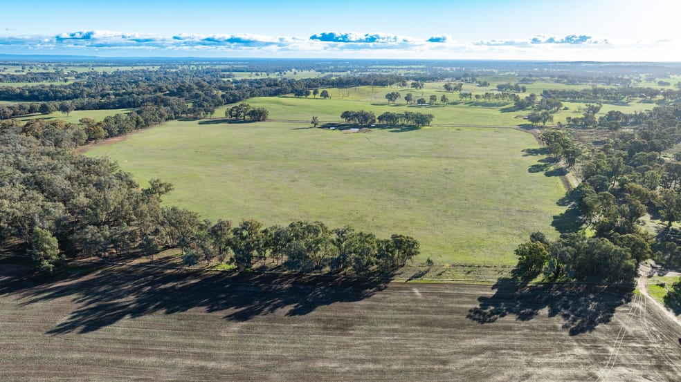 Click to view all images . Marengos Road Cornishtown VIC 3683 - Image 3