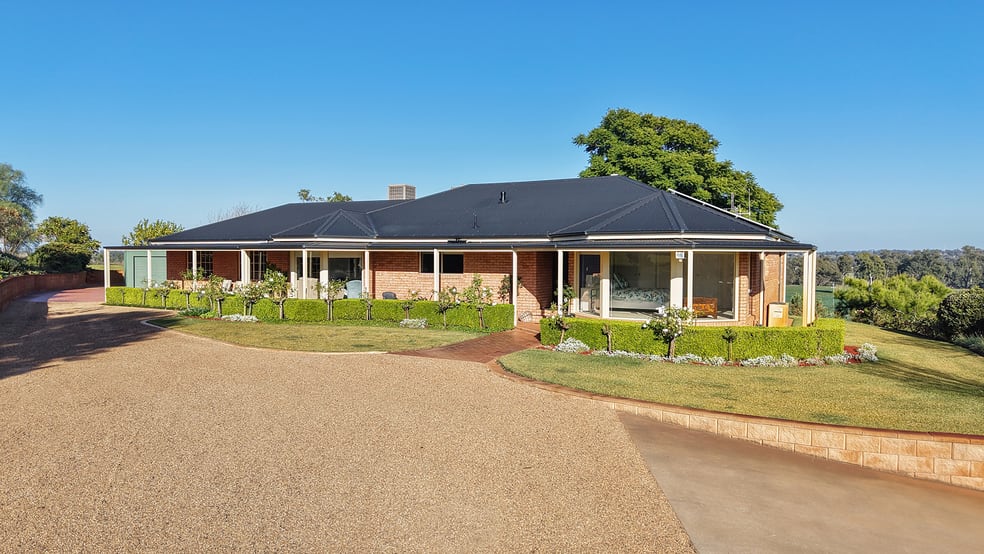 Click to view all images 19R Rocky Road Dubbo NSW 2830 - Image 2
