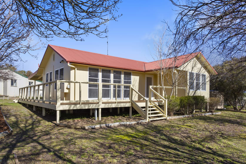 Click to view all images 378 Hillview Drive Murrumbateman NSW 2582 - Image 3
