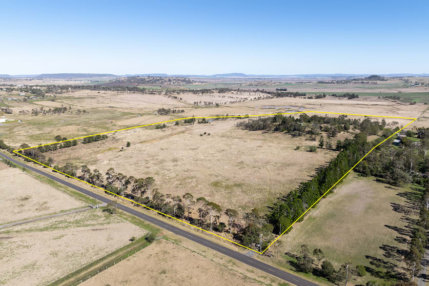Click to view all images 'Araucaria' 304 Hodgson Vale Road Hodgson Vale QLD 4352 - Image 2