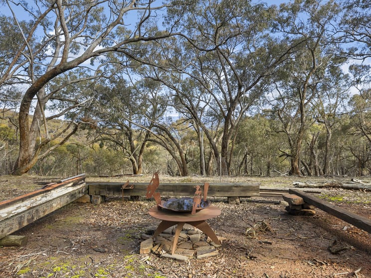 Click to view all images 1134 Ghin Ghin Road Ghin Ghin VIC 3717 - Image 3