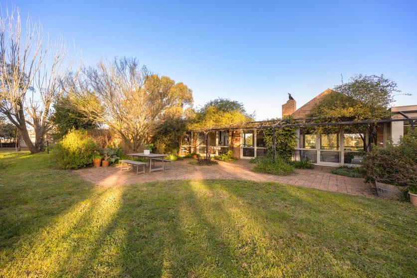 Click to view all images 150 Palmer Road Sunbury VIC 3429 - Image 1