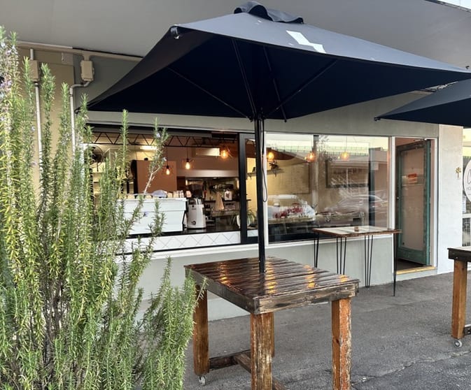 Click to view all images 4/9 Station Street Currumbin Waters QLD 4223 - Image 3