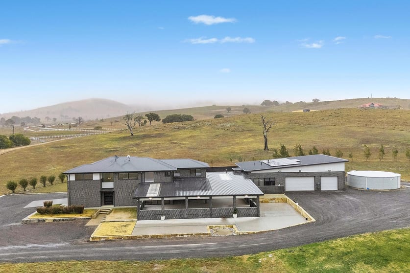 Click to view all images 71 Birril Close Springrange NSW 2618 - Image 2