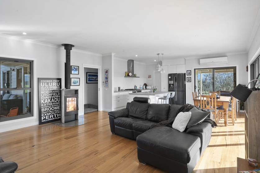 Click to view all images 270 Lake Nillahcootie Road Barjarg VIC 3723 - Image 3