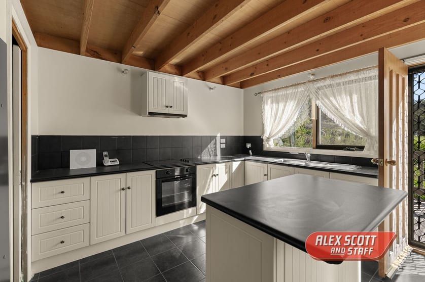Click to view all images 749 Bessie Creek Road Nar Nar Goon North VIC 3812 - Image 2