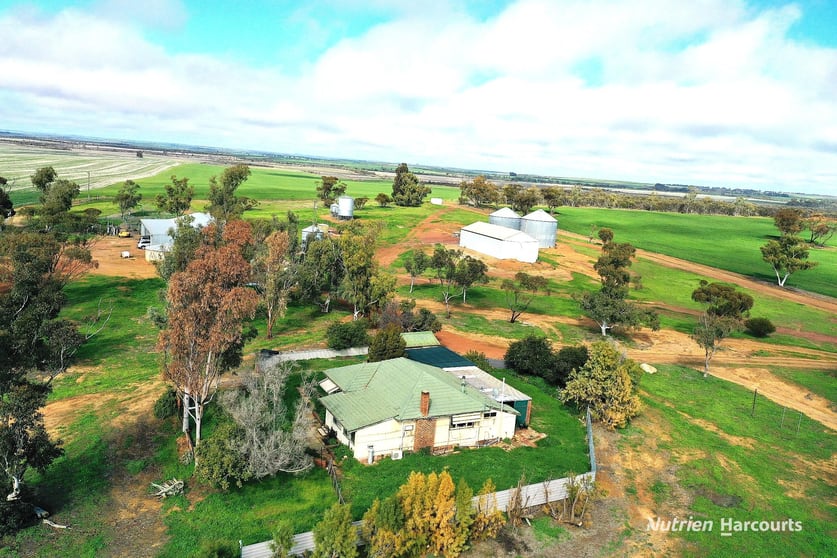 Click to view all images 1905 Dalwallinu West Road Miling WA 6575 - Image 3