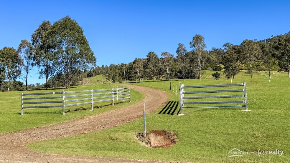 Click to view all images 473 Smiths Creek Road Smiths Creek NSW 2474 - Image 2