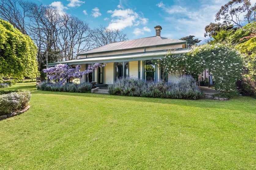 Click to view all images 15 Costellos Road Kilmore VIC 3764 - Image 2