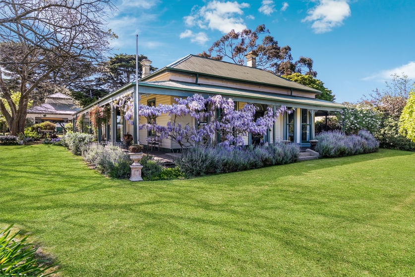 Click to view all images 15 Costellos Road Kilmore VIC 3764 - Image 3
