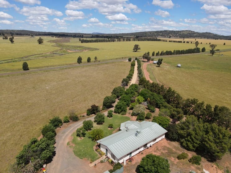 Click to view all images 893 Deaths Lane Pullabooka NSW 2810 - Image 2