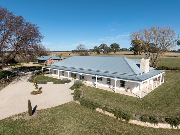 Click to view all images 37 Beaumah Road Orange NSW 2800 - Image 1