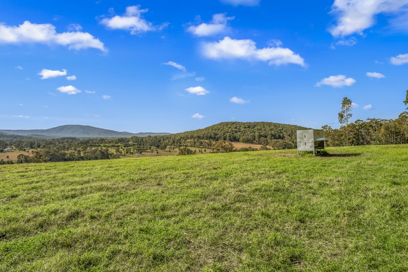 Click to view all images 405 Dargavilles Road Nabiac NSW 2312 - Image 2
