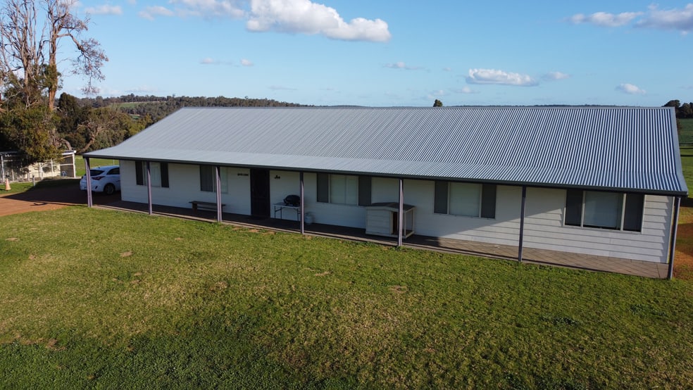 Click to view all images 37 McNamara Road Wundowie WA 6560 - Image 2