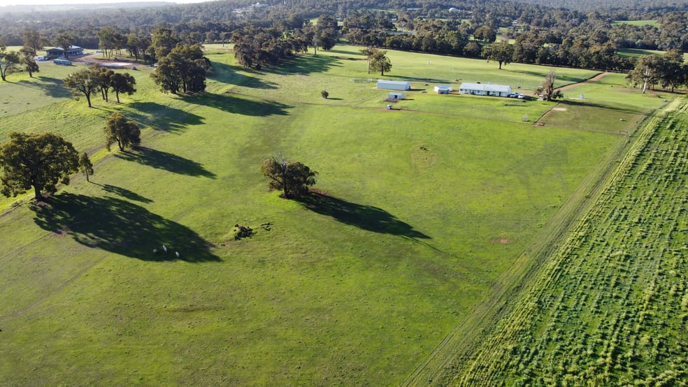 Click to view all images 37 McNamara Road Wundowie WA 6560 - Image 3