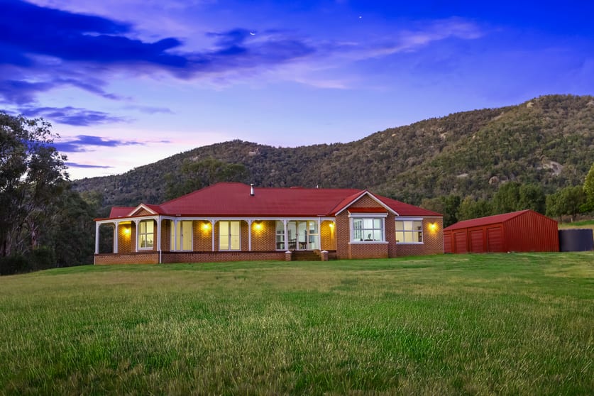 24 Drop Bear Lane Tamworth NSW 2340 - Image 1