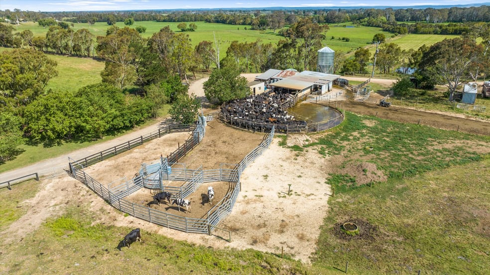 Click to view all images 335 Riverview Road Heyfield VIC 3858 - Image 3
