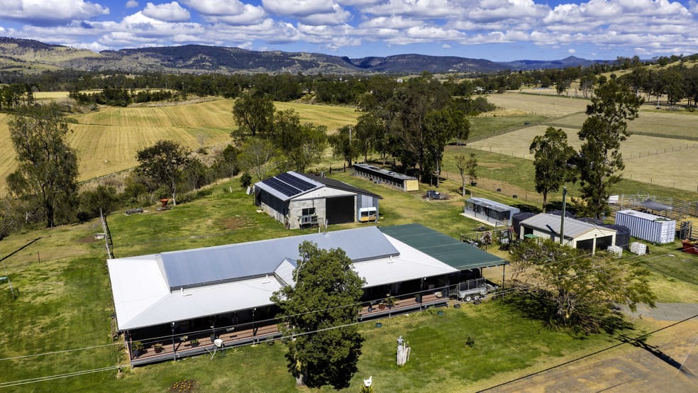 Click to view all images 3 Brassingtons Road Carpendale QLD 4344 - Image 3