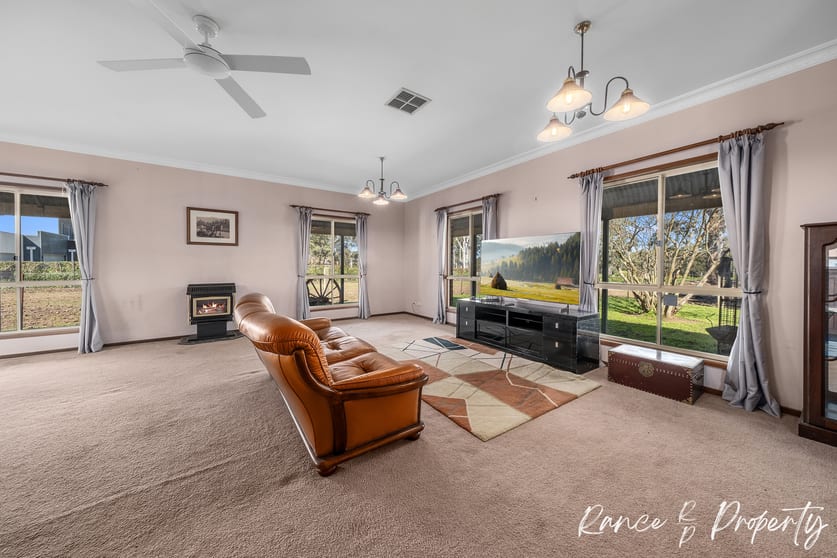 Click to view all images 6 Blind Road Nelson NSW 2765 - Image 3
