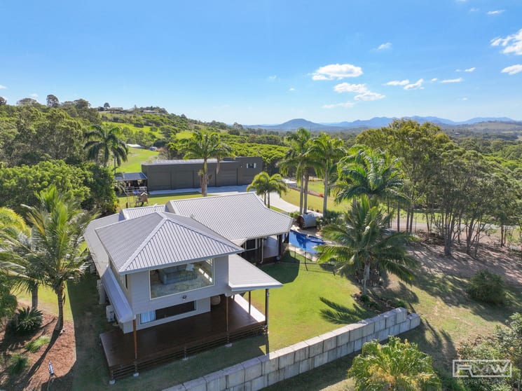 Click to view all images 271 Browns Lane Farnborough QLD 4703 - Image 1
