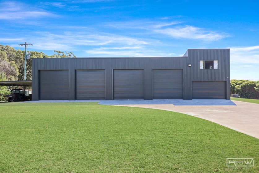 Click to view all images 271 Browns Lane Farnborough QLD 4703 - Image 3