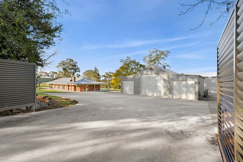 Click to view all images 54 Irwins Road East Kurrajong NSW 2758 - Image 2