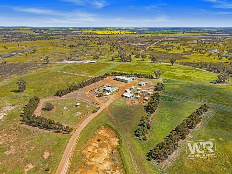 Click to view all images 261 Hale Road Beaufort River WA 6394 - Image 2