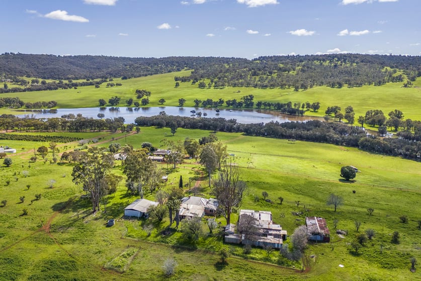 Click to view all images 140 Toy Road Bindoon WA 6502 - Image 1