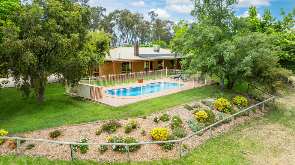 Click to view all images 15 Benzie Lane Sandy Creek VIC 3695 - Image 1