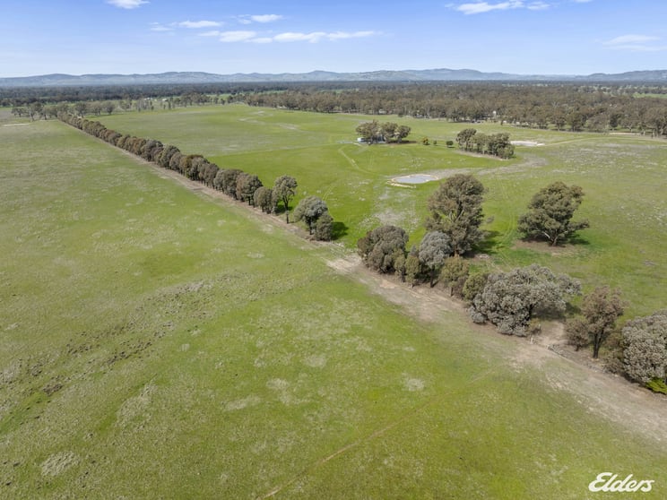 Click to view all images 1677 ARCAD Arcadia Two Chain Road Miepoll VIC 3666 - Image 2