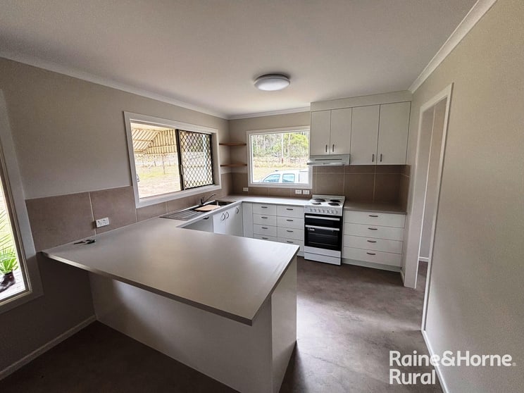 Click to view all images 316 Wattlecamp road Wattle Camp QLD 4615 - Image 3