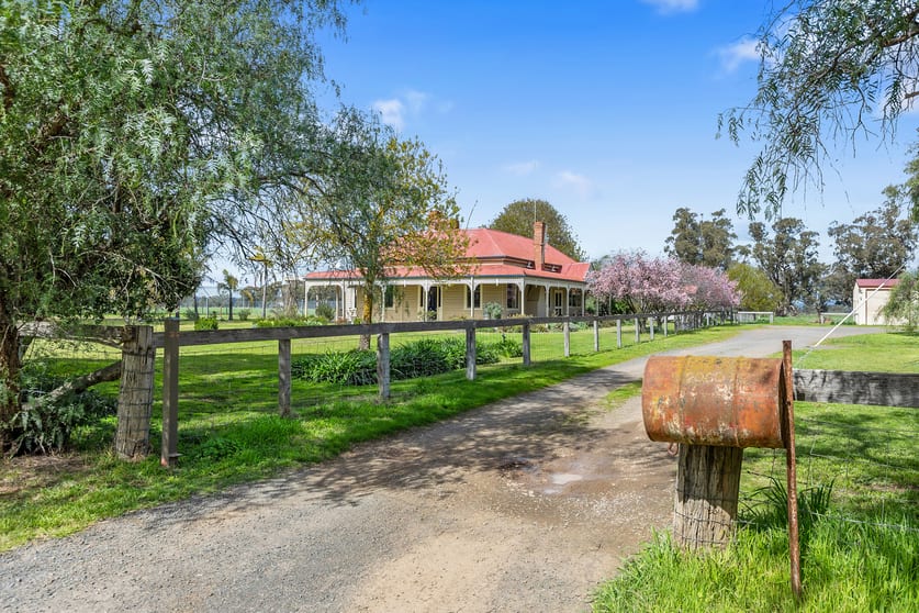 Click to view all images 634 Wahring-euroa Road Wahring VIC 3608 - Image 2