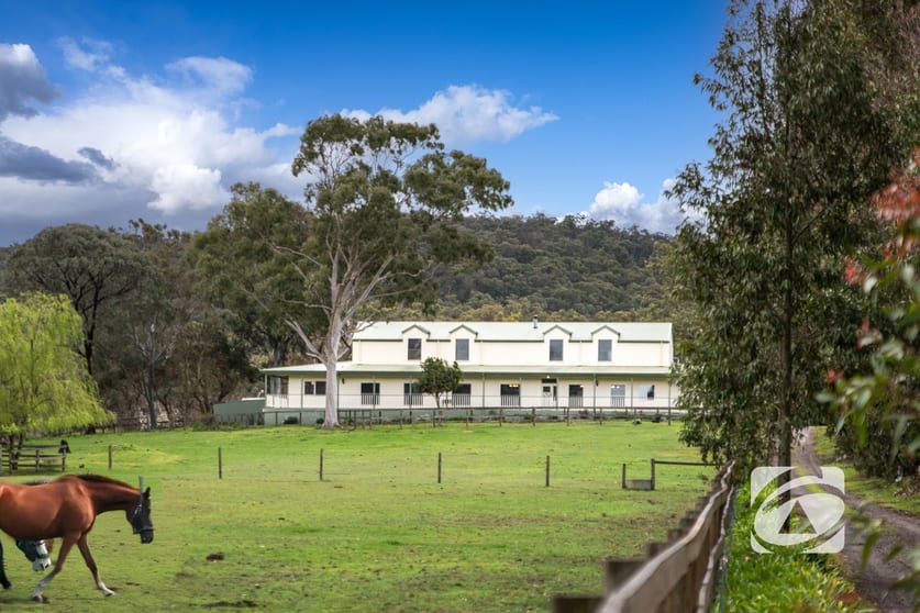 Click to view all images 240 Brown Road Pakenham VIC 3810 - Image 2