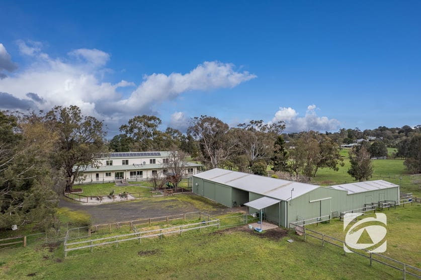 Click to view all images 240 Brown Road Pakenham VIC 3810 - Image 3