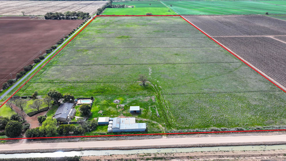 Click to view all images 271 Lawrence Road Bilbul NSW 2680 - Image 2