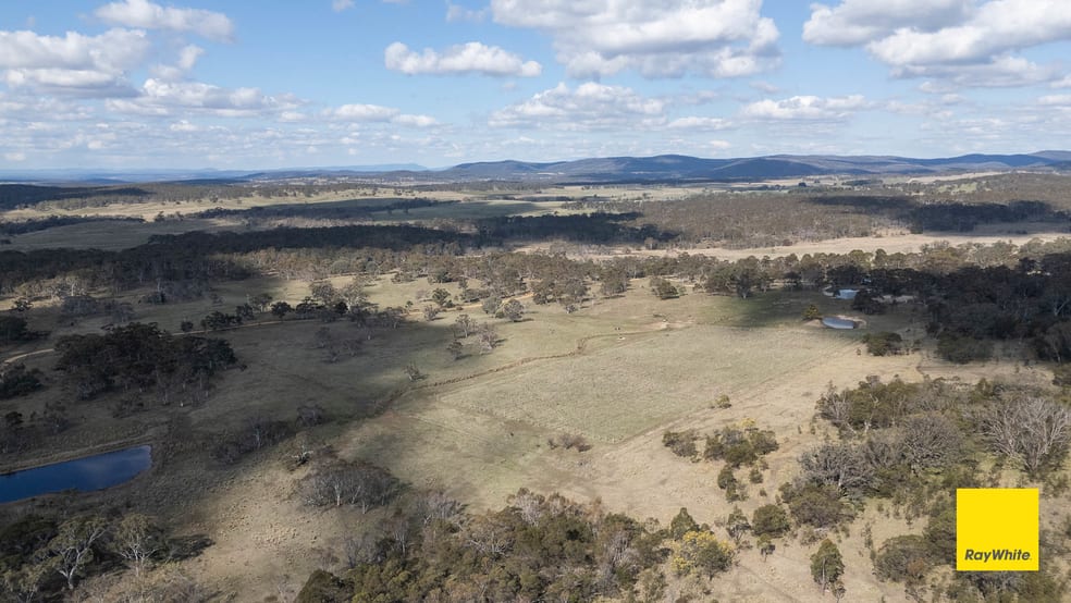 Click to view all images 109 Backrun Road Bungendore NSW 2621 - Image 2