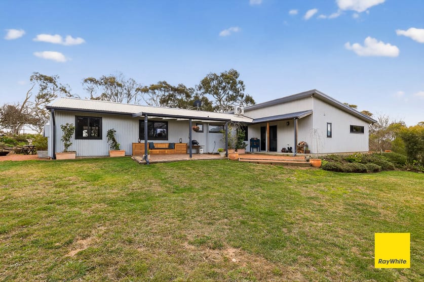 Click to view all images 109 Backrun Road Bungendore NSW 2621 - Image 3