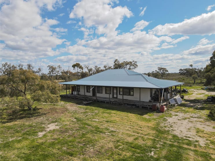 184 Bailey Road Tresco VIC 3583 - Image 2