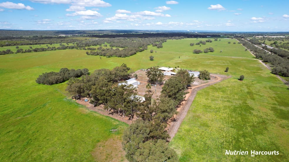 Click to view all images 1298 Brand Highway Chittering WA 6084 - Image 3