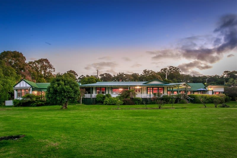 Guest House / B&B  business for sale in Mallacoota - Image 1