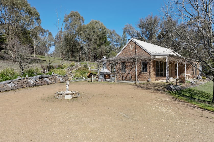 Click to view all images 20 Homepoint Drive Bonnie Doon VIC 3720 - Image 2