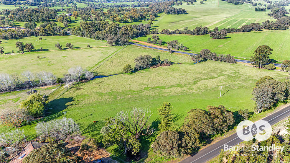 Click to view all images 32 James Road Hamel WA 6215 - Image 3