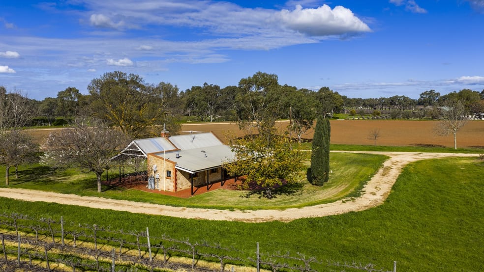Click to view all images 809 Meechi Road Langhorne Creek SA 5255 - Image 2