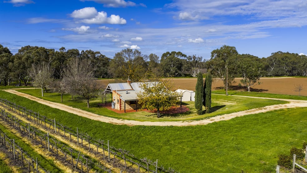 Click to view all images 809 Meechi Road Langhorne Creek SA 5255 - Image 3