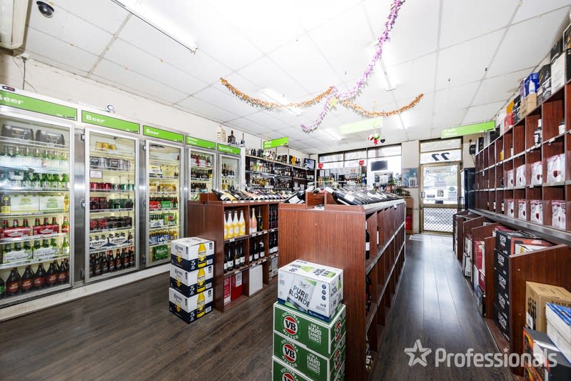 Click to view all images 77 Mcintyre Road Sunshine North VIC 3020 - Image 1