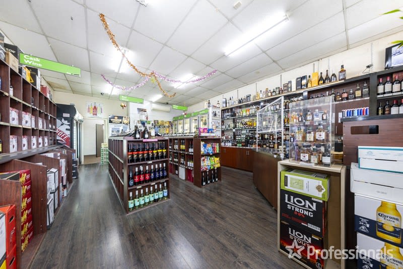 Click to view all images 77 Mcintyre Road Sunshine North VIC 3020 - Image 2