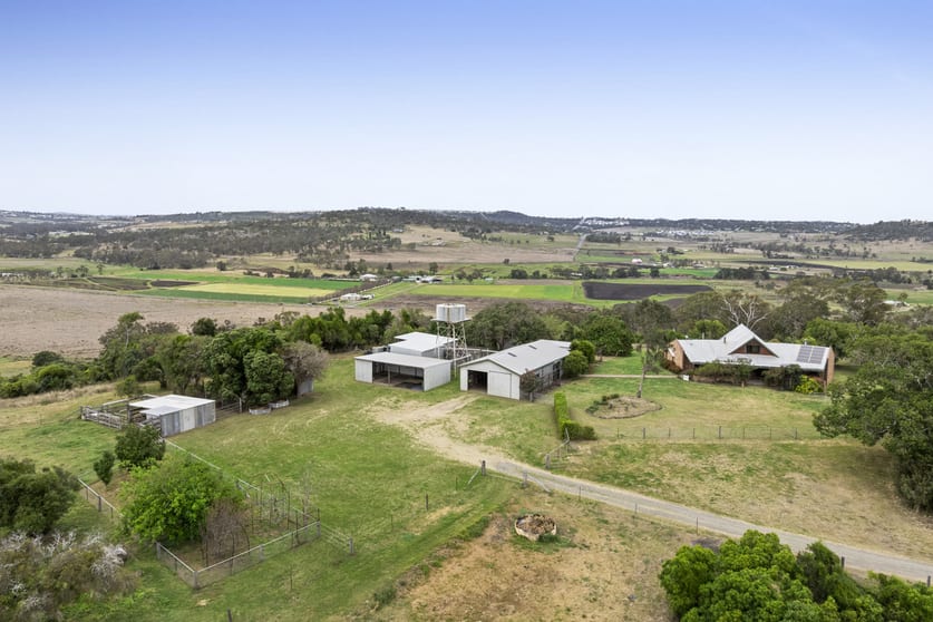 Click to view all images 348 Old Goombungee Road Birnam QLD 4352 - Image 2