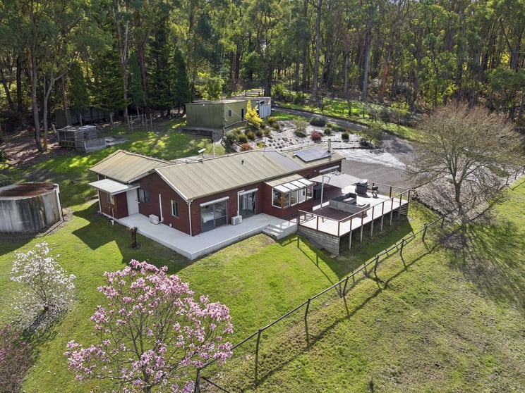Click to view all images 585 Colac Lavers Hill Road Barongarook VIC 3249 - Image 1