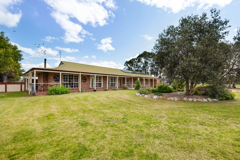 Click to view all images 30 Ridgeway Lane Newlands Arm VIC 3875 - Image 2