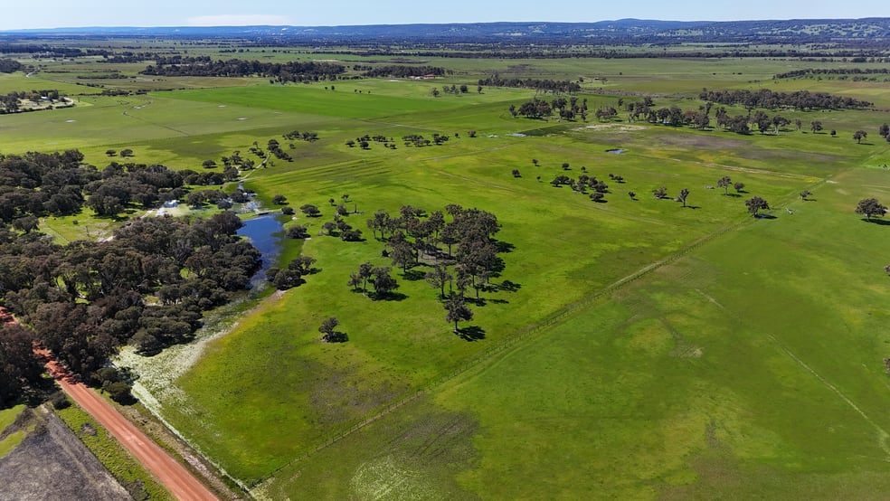 Click to view all images 39 Gibbs Road Uduc WA 6220 - Image 3